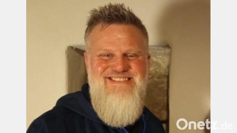 Björn Engelmann (links) wird neuer Trainer beim FC Tremmersdorf, Sportlicher Leiter Florian Schnödt freut sich. Bild: FC Tremmersdorf