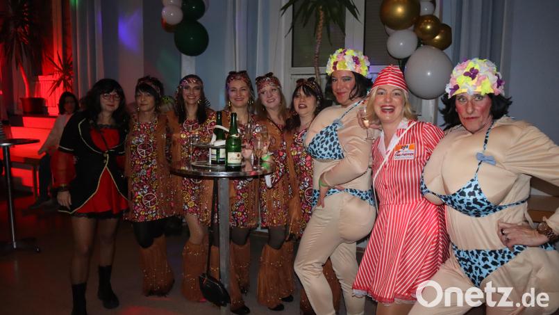 Weiberfasching der DJK im Pfarrheim in Windischeschenbach Bild: wrm