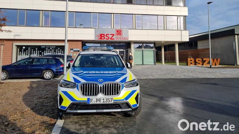 An der Berufsschule Wiesau gab es am Dienstagmorgen eine Bombendrohung. Aber schon kurze Zeit später konnte die Polizei Entwarnung geben. Bild: kaz