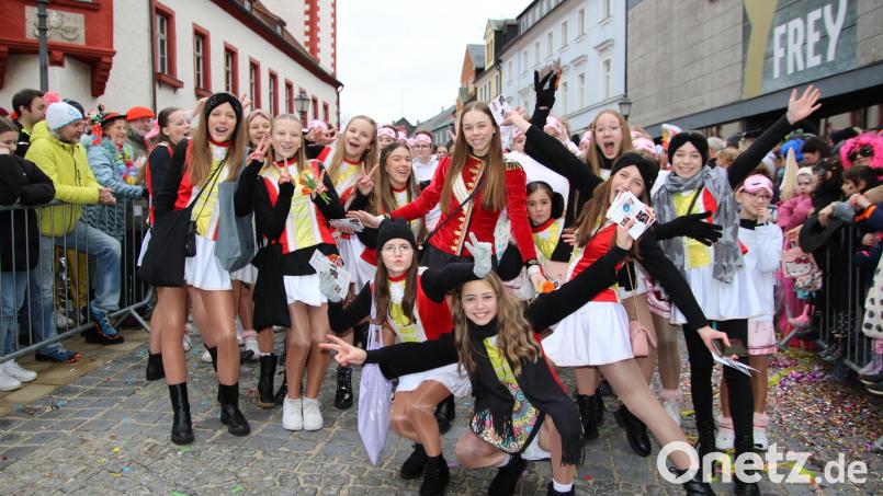 Die Juniorengarde der Faschingsgilde Marktredwitz-Dörflas. Bild: kro