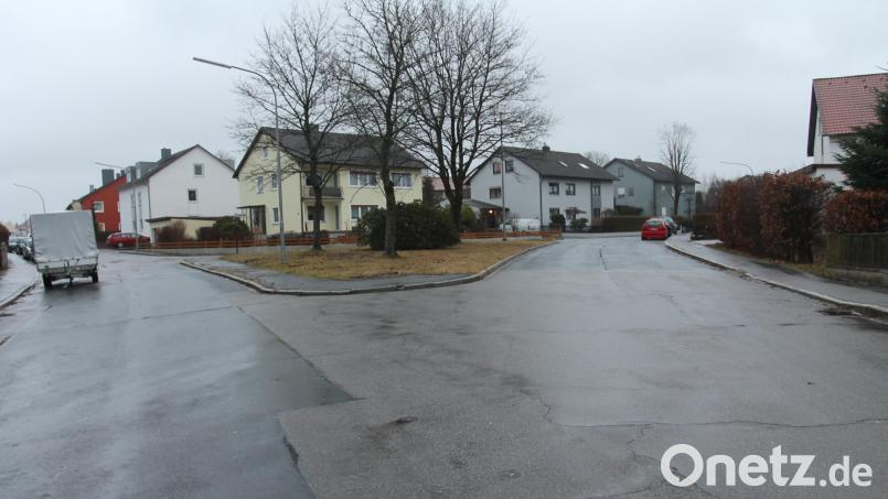 Unter den Maßnahmen ist die Instandsetzung im Bereich der Kößlmühlstraße vom Kreuzungsbereich Fasanenweg bis zum Kreuzungsbereich Amselweg sowie von diesem Bereich ausgehend bis zum Abzweig Breslauer Straße. Bild: pi