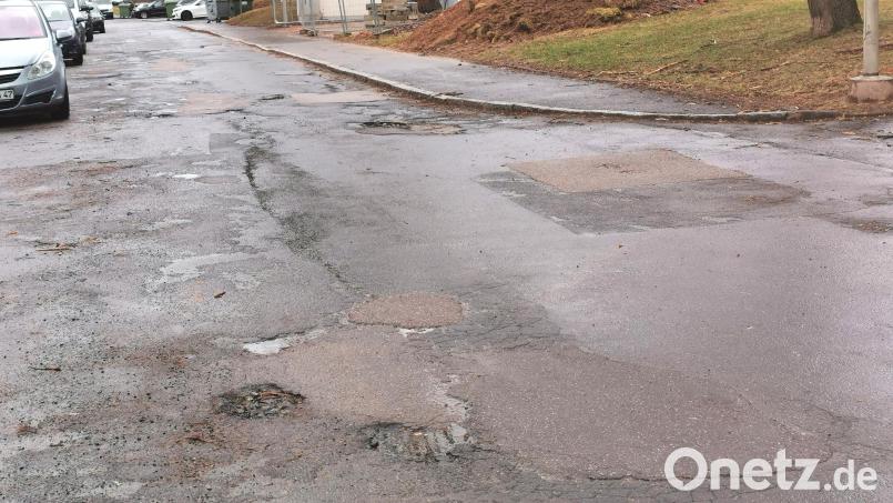 Ein Millionenprojekt: Die Sanierung der Doktor-Eisenbarth-Straße in Oberviechtach liegt auf Rang zwei der Prioritätenliste. Für Planungskosten will die Stadt nun die Haushaltsstelle auf 50 000 Euro aufstocken. Bild: Portner