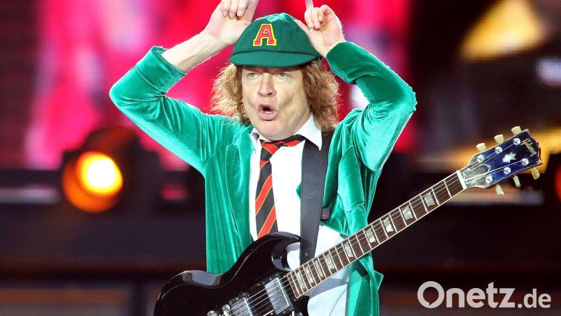 AC/DC-Leadgitarrist Angus Young gestikuliert beim Konzert von AC/DC in der Red Bull Arena. Bild: Jan Woitas/dpa-Zentralbild/dpa/Archivbild