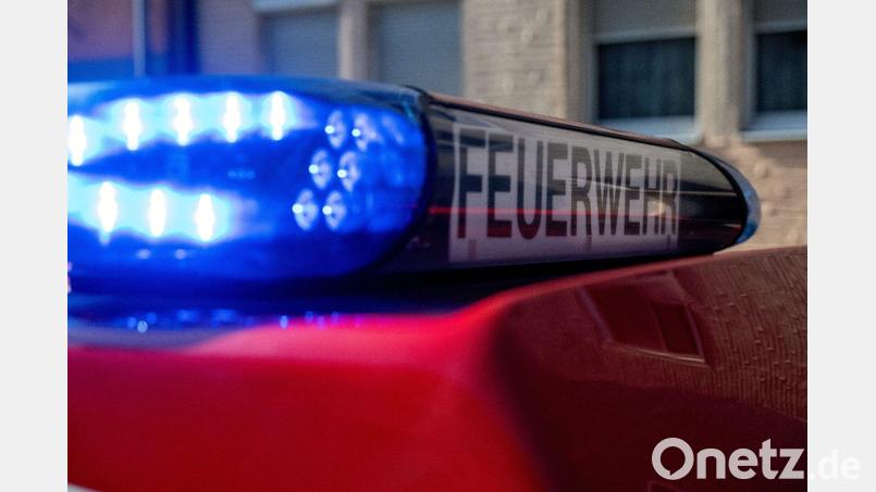 Die Hahnbacher Feuerwehr musste am Sonntagabend nach Pickenricht ausrücken. Bild: Pia Bayer/dpa/Symbolbild