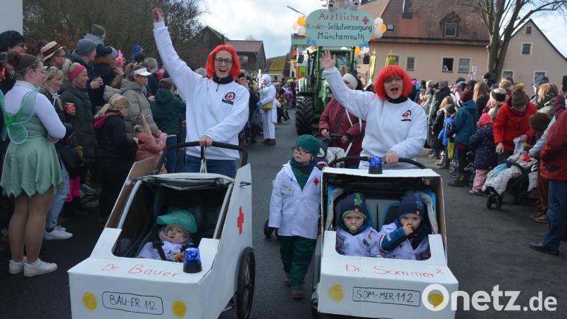 Die ärztliche Versorgung in der Region war beim Münchenreuther Umzug ebenfalls ein Thema. Die Narren rieten hier zur Selbstversorgung. Bild: jr