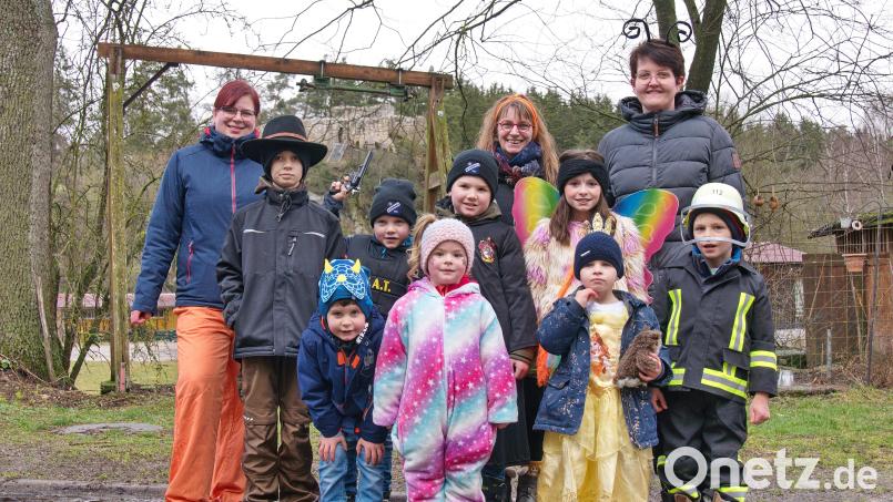 Die Kinder des Dorfes zogen am Rosenmontag durch die Straßen von Liebenstein. Bild: Renate Bauer-Zölch