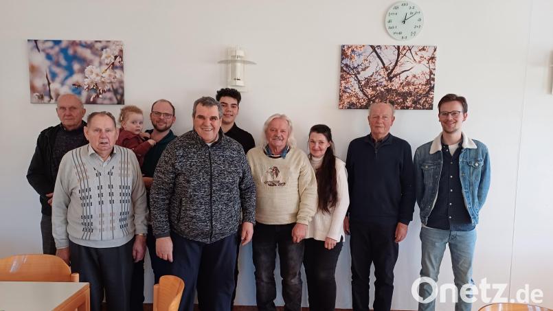 Die Preisträger werden beim Jahresabschluss des Vereins "Auf ins Pfreimdtal" geehrt. Bild: Fabian Braun/exb