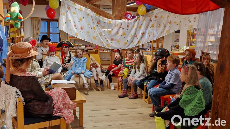 Lustig ging es an einem Faschingsnachmittag in der Stadtbücherei Waldsassen zu. Dabei stand das Thema Pippi Langstrumpf im Mittelpunkt. Bild: Stadtbücherei Waldsassen/exb