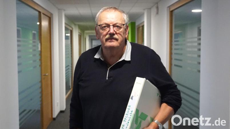 Bei diesem Thema ist er nicht in Stimmung für Scherze: Anton Fröhlich aus Schrimitz erhebt schwere Vorwürfe gegen den Chefarzt der Klinik Lindenlohe. Bild: jut