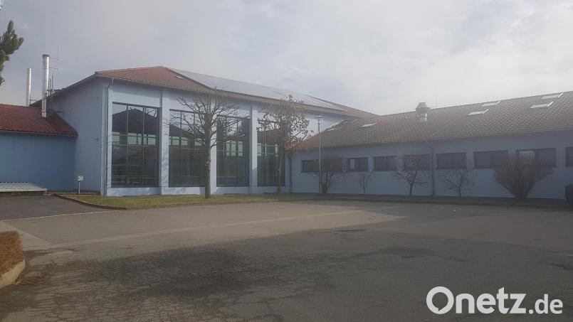 Das Hallenbad Moosbach nutzen nicht nur Moosbacher, sondern auch Bewohner des östlichen Landkreises. Deshalb beantragt die Marktgemeinde eine Erhöhung des Landkreiszuschusses. Bild: gi