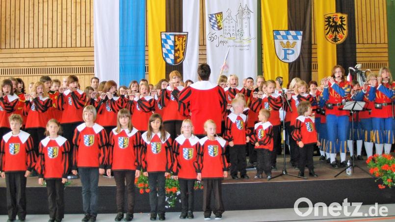 Die Spielmannszüge aus Grafenwöhr, Pressath und Erbendorf wollen zusammen am &quot;Kulturtag der Oberpfälzer&quot; beim Festzug dabei sein. Bild: rgr