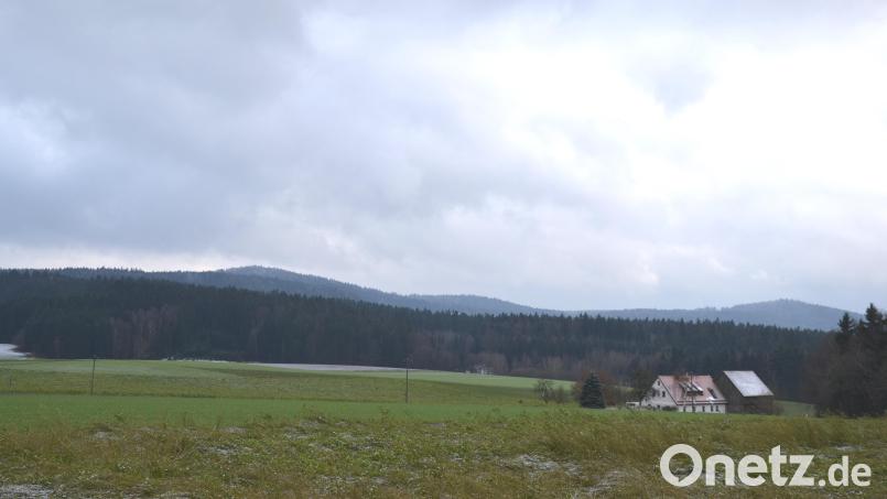 Die Bevölkerung im Raum Tröbes, Ragenwies und Gaisheim ist gegen Windräder. Diesen Eindruck konnte man zumindest beim Politischen Aschermittwoch der CSU in Tröbes gewinnen. Die Teilnehmer regten an, die BI &quot;Gegenwind&quot; wieder aufleben zu lassen. Bild: gi