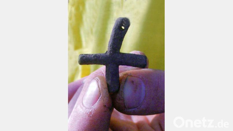 Eine kleine Sensation war der Fund eines Tauf- oder Missionskreuzes 2004 am Rauhen Kulm. Die Christianisierung hat also schon deutlich vor der ersten Jahrtausendwende bei den Slawen in der nördlichen Oberpfalz begonnen. Bild: bod