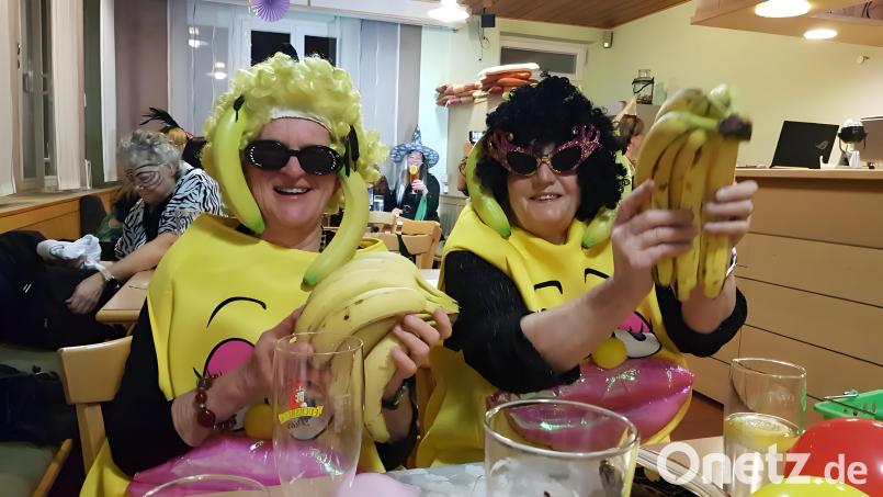 beim Weiberfasching im Sportheim des SV Loderhof/Sulzbach fehlt es nicht an Vitaminen. Bild: dod