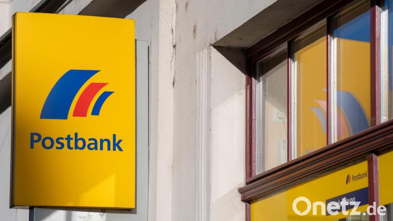 Bei der Postbank stehen Tarifverhandlungen an. Vorab ruft die Gewerkschaft Verdi in Bayern zu Warnstreiks auf. Symbolbild: Monika Skolimowska