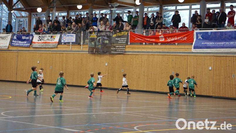 Auf zahlreiche Treffer und laustarke Anfeuerung freuen sich die Kids beim Junioren-Hubertus-Cup des SV Köfering in Kümmersbruck. Bild: Anja Belmer/exb