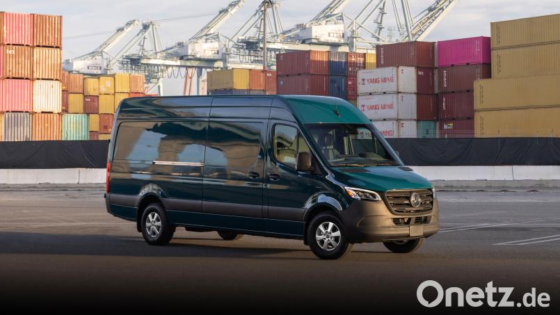 Geladen mit Beladung: Der elektrische Mercedes Sprinter ist in der zweiten Generation bereit für neue Aufgaben. Bild: Mercedes-Benz AG/dpa