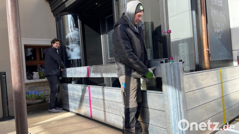 Mit wenigen Handgriffen kann das Amberger Bootshaus zu einer für das Hochwasser uneinnehmbaren Festung gemacht werden. Bild: ass