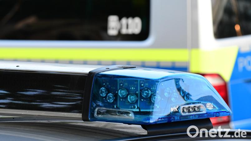 Nach einem Fall von Fahrerflucht in Rothenstadt bei Weiden ermittelt die Polizei. Symbolbild: Petra Hartl