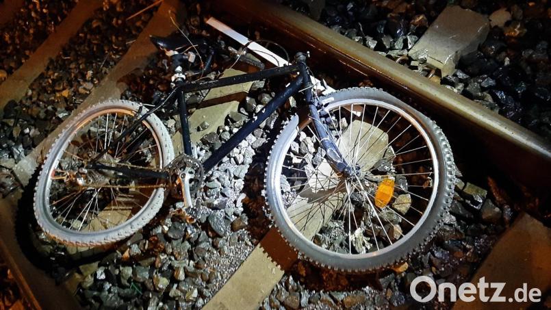 Das ist das geworfene Fahrrad. Bild: Bundespolizei