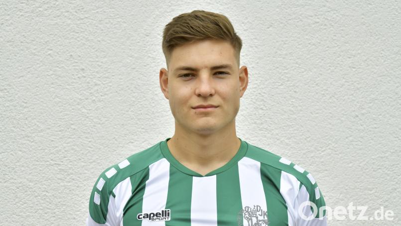 Fabian Vogl hat seinen Vertrag bei der DJK Gebenbach um zwei Jahre verlängert. Bild: Hubert Ziegler