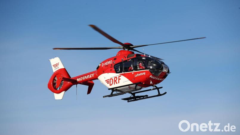 Ein Hubschrauber hat einen Mann in eine Fachklinik transportiert. Bild: Bodo Schackow/zb/dpa/Symbolbild