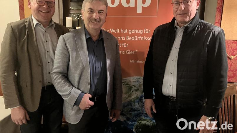 Beim politischen Aschermittwoch des ÖDP-Kreisverbands üben die Verantwortlichen Kritik an der Regierung in Bund und Freistaat. Bild: Eckl/exb