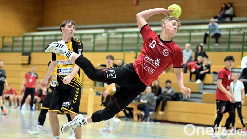 Lukas Herold steuerte fünf Treffer zum 30:21-Sieg des HC Sulzbach in Schwabmünchen bei. Archivbild: Hubert Ziegler