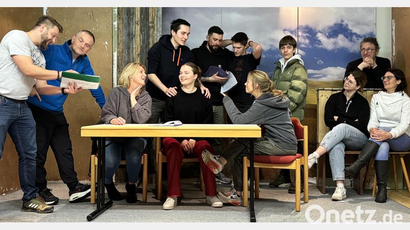 Die Proben der Theresienstadl-Laienspieler für „Heribert, der Klosterfraunarzissengeist“, laufen auf Hochtouren. Bild: cro