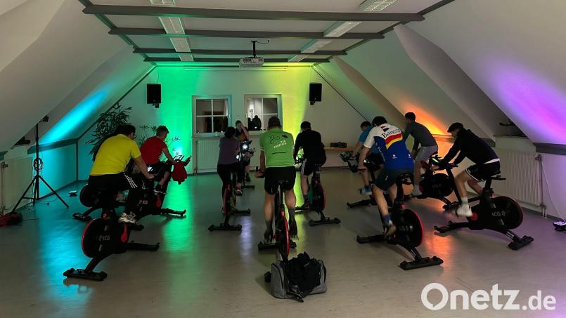 Das Indoor-Cycling-Training beim SV Kulmain im neu eingerichteten Mehrzweckraum des Betriebsgebäudes ist sehr gefragt. Bild: ak