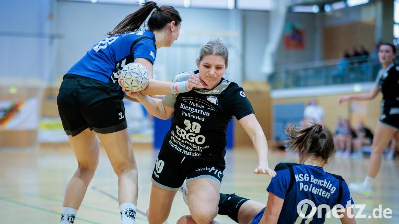 Die Oberviechtacher Handballerinnen (im Bild Susanne Hauser, Mitte) treten am Samstag beim ESV Regensburg III an. Archivbild: Guenter Uschold