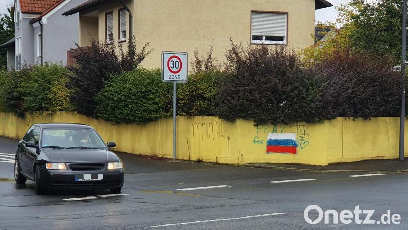 Auf einer Gartenmauer haben sich ukrainische und russische Sprayer in den vergangenen Monaten ein Duell geliefert. Offene Streitigkeiten gab es aber auch hier nie. Bild: Würth, Wolfgang