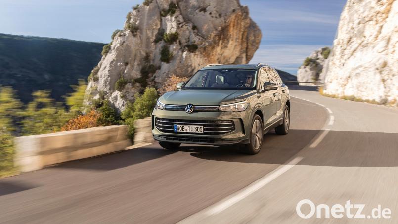 Auf den ersten Blick fast wie der alte: Optisch haben die Designer den neuen Tiguan nur zaghaft weiterentwickelt. Bild: Volkswagen AG