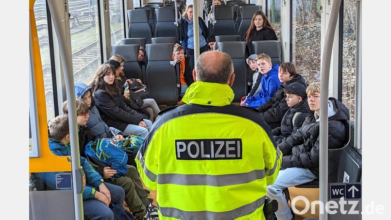 PHK Josef Prill bei der Prävention Bild: Bundespolizei/exb
