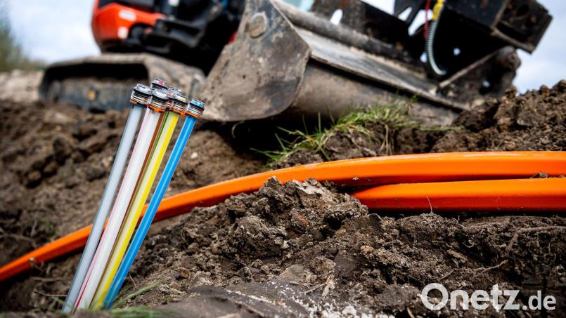 Die Stadt Tirschenreuth will im fünften Breitbandausbau-Verfahren 203 Anwesen mit Glasfaserkabeln erschließen. Auch die Vorbereitungen für das sechste Verfahren laufen an. Symbolbild: Sina Schuldt/dpa