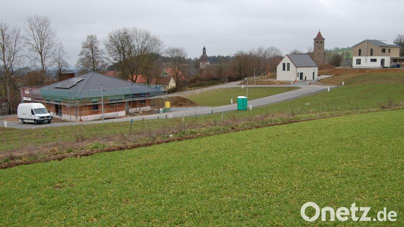 Für das neue Baugebiet „Queräcker“ in Kirchendemenreuth wurde ein Kinderbonus beschlossen. Es gibt 3000 Euro pro Kind (bis 14 Jahre alt) für maximal 5 Kinder. Bild: sm