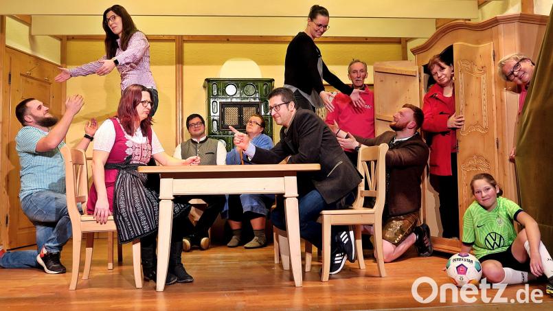 Die Theaterfreunde Letzau proben wieder. An fünf Terminen im April wird der Schwank aufgeführt. Bild: R. Kreuzer