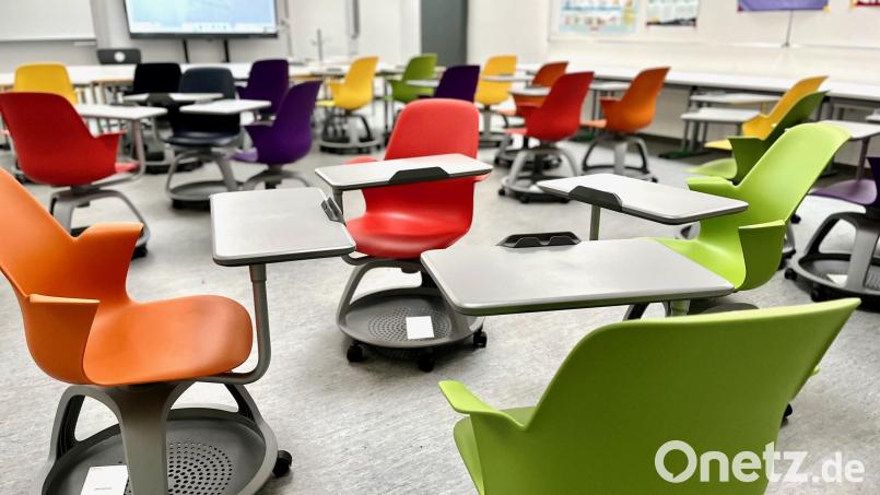 So modern wie hier in der Sophie-Scholl-Realschule kann ein Klassenzimmer heute aussehen. Die Ausstattung der Schulen spielt für viele Eltern bei der Entscheidung zum Übertritt eine Rolle. Bild: Gabi Schönberger