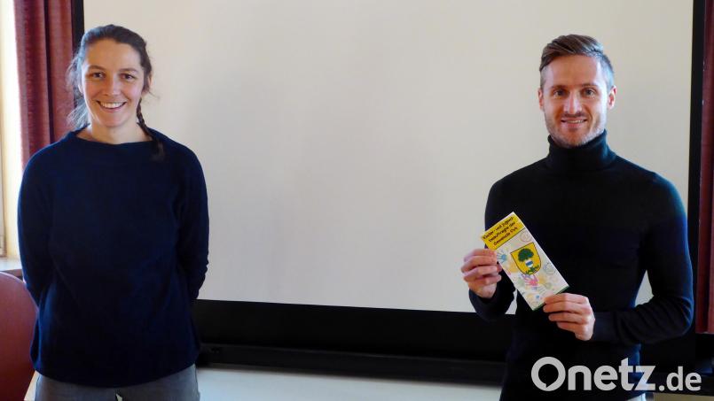 Sie referierten im Gemeinderat Pirk über ihr Konzept zur Jugendarbeit: Doris Troglauer und Mathias Bayerl Bild: fsb