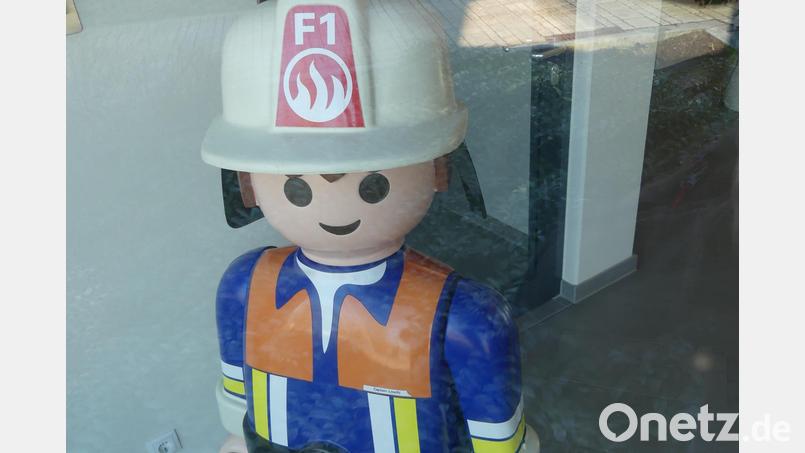 Die Aktiven der Feuerwehr sollen besser bekleidet sein als ihr „Captain Löschi“ Bild: rn