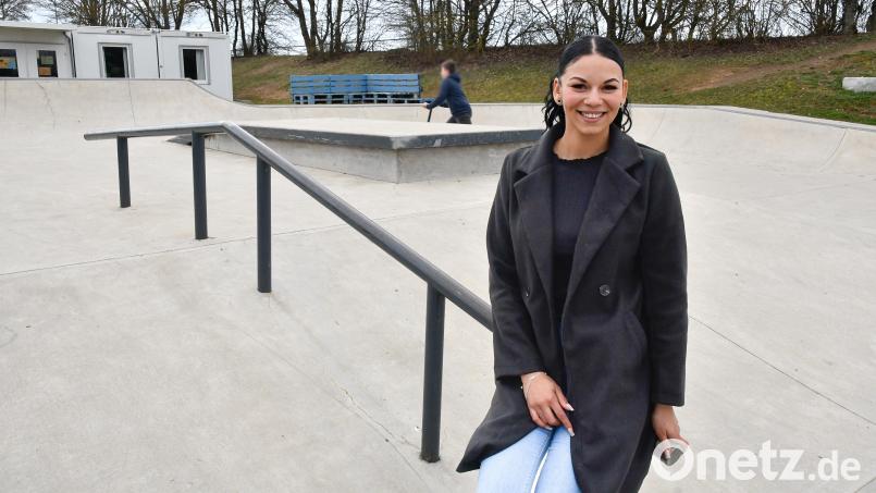 Nessa Jakob auf dem Skateplatz in Kümmersbruck: Hier hat sie 2023 einem verunglückten Jungen geholfen. Bild: Petra Hartl