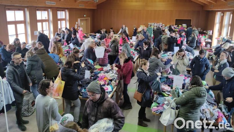 Bestens besucht war der Kindersachenbasar in Letzau. Bild: Sabine Schefter/exb