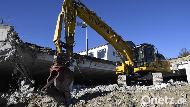 Aus einem Bagger wurde in der Nacht auf Dienstag das Display der Rückfahrkamera entwendet. Symbolbild: Petra Hartl