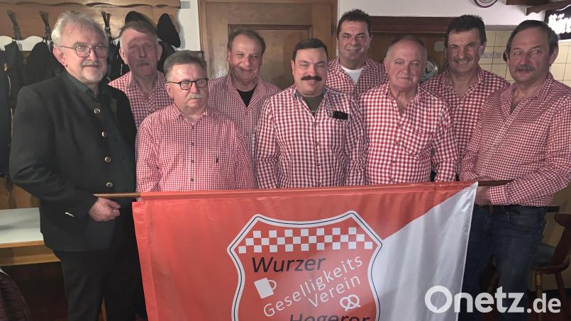 Der Vorstand der Wurzer Hogerer: Rudolf Schopper, Franz Witt, Rudi Maier, Günther Liebs, Martin Zeidler, Tom Kreuzer, Hans Konopka, Rudi Kreuzer, Hans Ruf (von links). Bild: Roland Ried/exb
