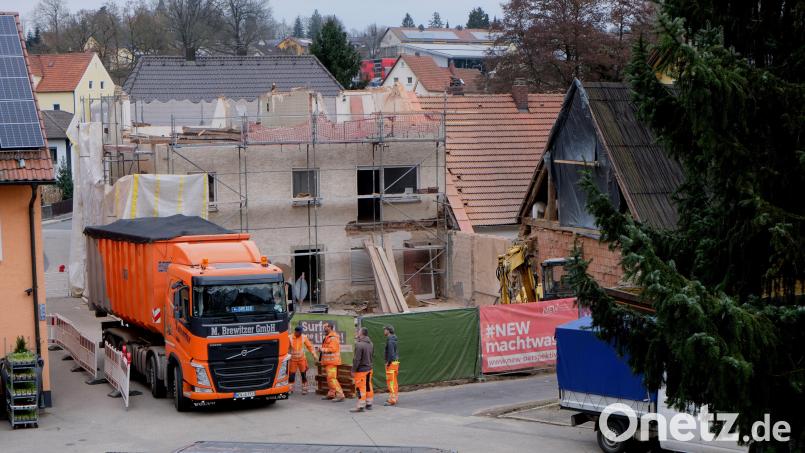 Zug um Zug verschwindet das Haus in der Flossenbürger Straße in Floß. Bild: le