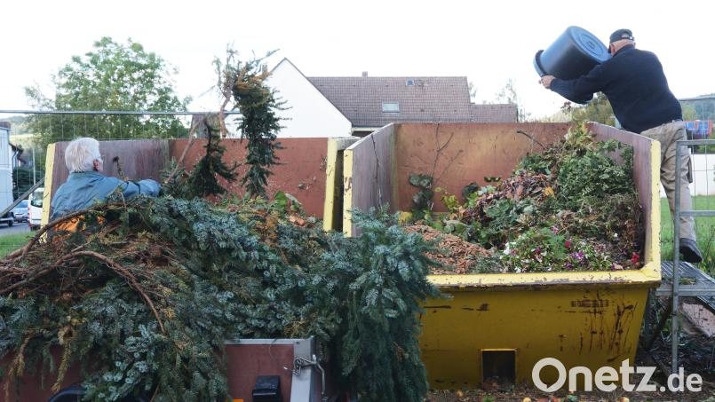 Bürger aus den Gemeinden Krummennaab und Reuth bei Erbendorf müssen ihre Grüngutabfälle ab 20. März nach Eiglasdorf bringen. Auch die Abrechnung ändert sich. Symbolbild: Gabi Schönberger