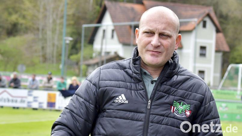 Ernster Blick bei Sportdirektor Tobias Rösl nach dem Fehlstart der DJK Ammerthal ins neue Jahr. Trotzdem, so bekräftigt er, sei die Stimmung bei Mannschaft und Trainern „richtig gut“. Archivbild: Hubert Ziegler