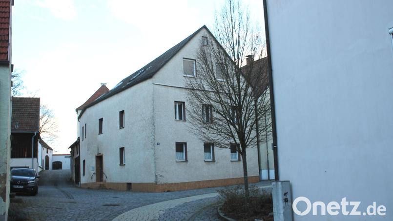 Keine Zukunft sehen die meisten Stadtratsmitgieder für das marode &quot;Philipphaus&quot;. Nun soll ein Plan für eine städtebaulich angemessene Neugestaltung des Grundstücks erarbeitet werden. Bild: bjp