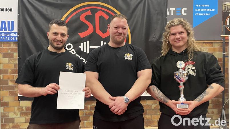 Die Amberger Powerlifter sind mit Platz drei in der bayerischen Kraftdreikampfliga zufrieden. Bild: bim