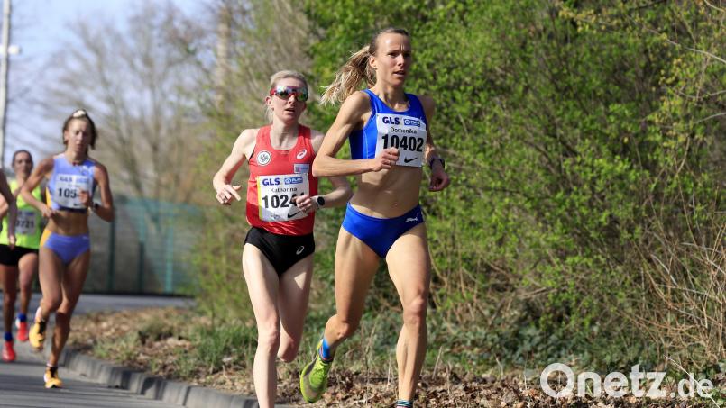 Domenika Mayer (vorne) und Katharina Steinruck dopminierten das Frauen-Rennen. Steinruck lag am Ende vorne. Bild: Kiefner